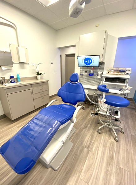 Shinkawa Dental treatment room
