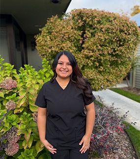 Dental assistant Rebecka